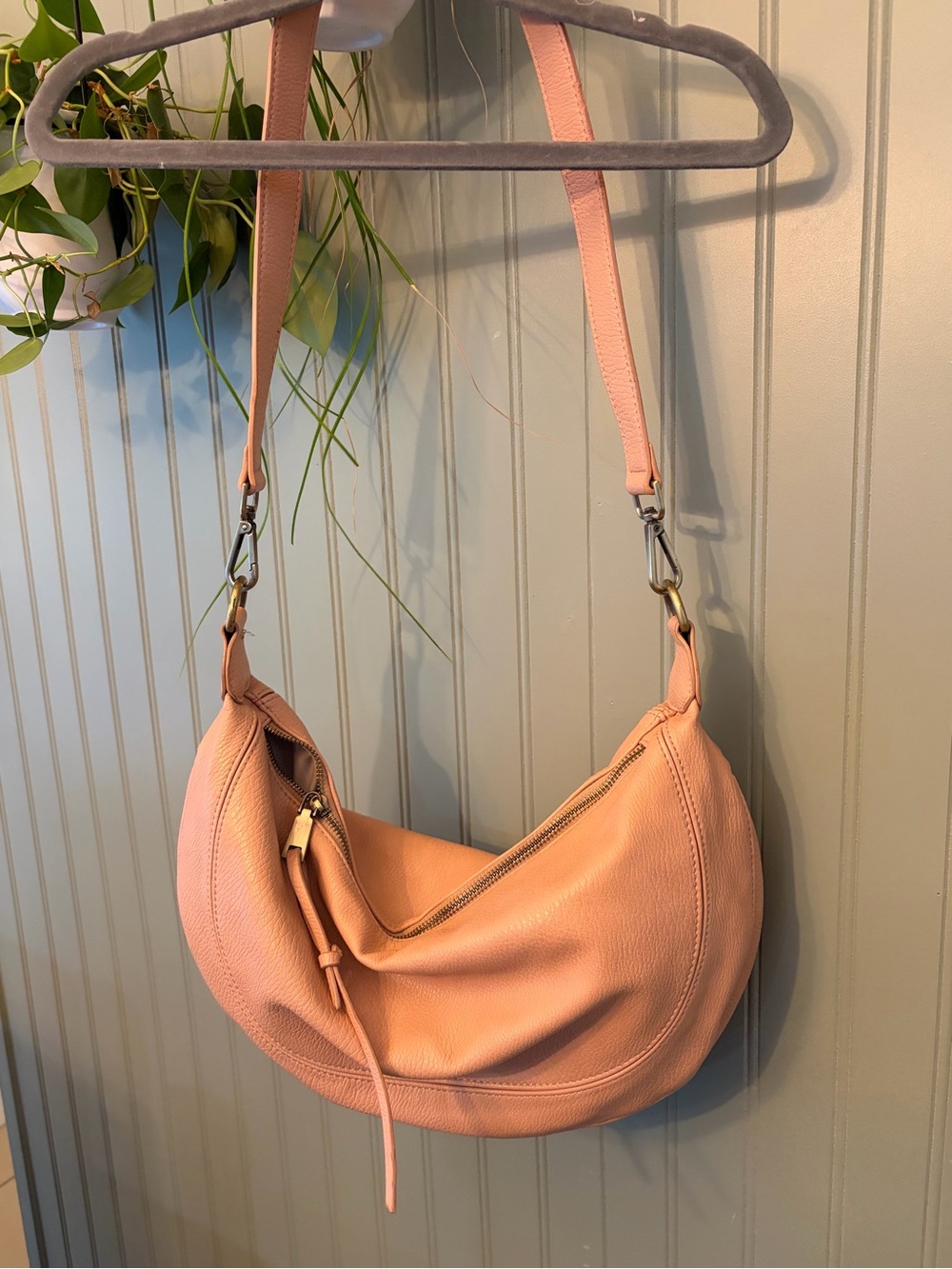 The Luna Slouchy Crossbody: Effortless Elegance, Exclusively at Anthropologie